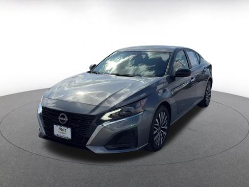 Used 2025 Nissan Altima 2.5 SV image 7