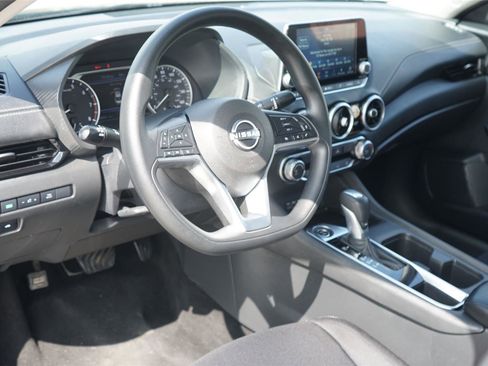 Used 2024 Nissan Sentra SV FWD image 9