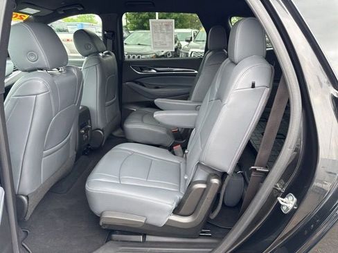 Used 2024 Buick Enclave Essence AWD/4WD image 18