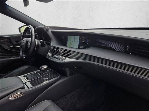 Used 2019 Lexus LS 500 w/ Accessory Package (Z2) RWD image 15