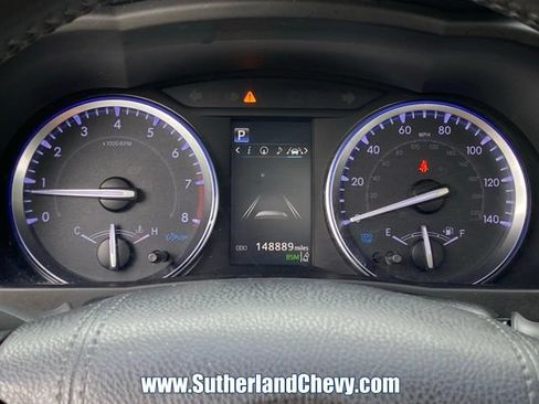 Used 2019 Toyota Highlander SE FWD image 24