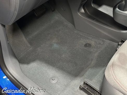 Used 2018 Chevrolet Bolt LT FWD image 20
