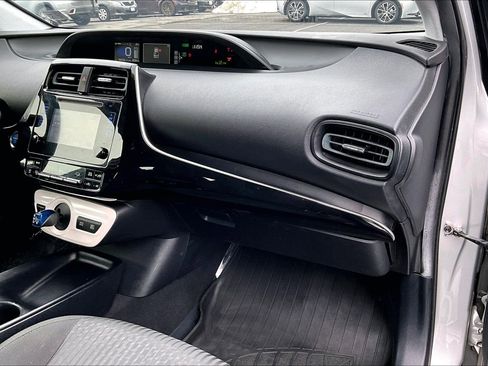 Used 2017 Toyota Prius Two w/ Prius Two Safety Plus Package image 15