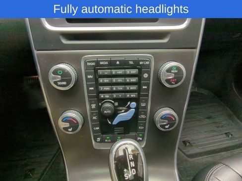 Used 2016 Volvo V60 T5 Premier w/ Convenience Package image 18