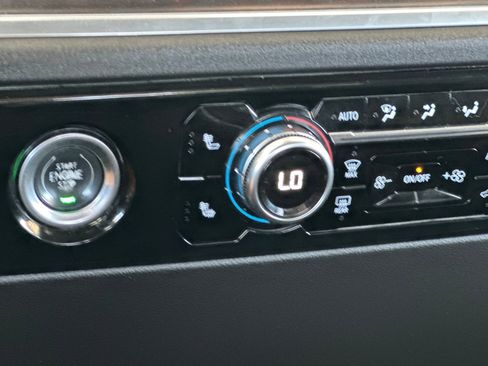 Used 2024 GMC Sierra 1500 SLT image 27