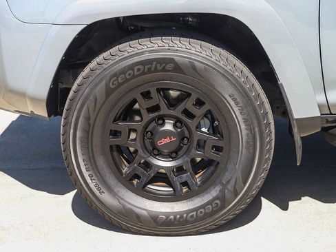 Certified 2021 Toyota 4Runner Trail Special Edition AWD/4WD image 11
