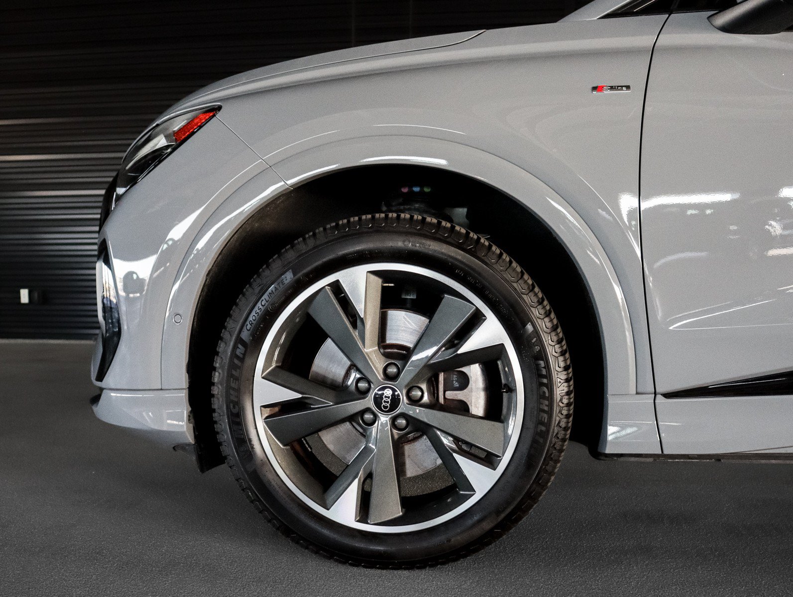Used 2023 Audi Q4 e-tron Premium Plus AWD/4WD image 4
