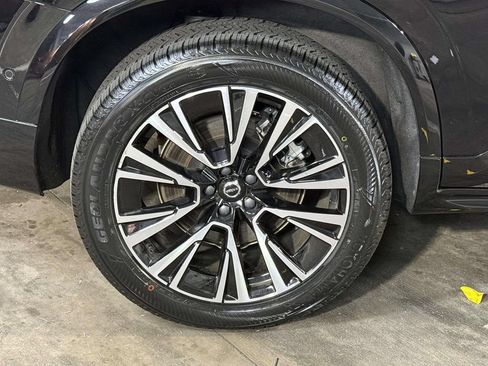 Used 2025 Volvo XC90 T8 Plus AWD/4WD image 13