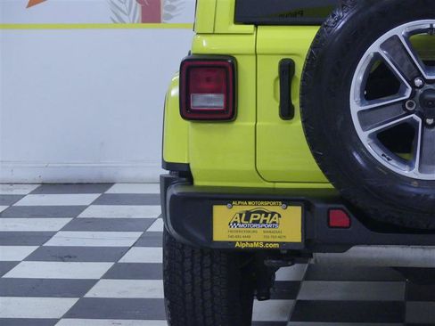 Used 2023 Jeep Wrangler Unlimited Sahara w/ Cold Weather Group AWD/4WD image 31