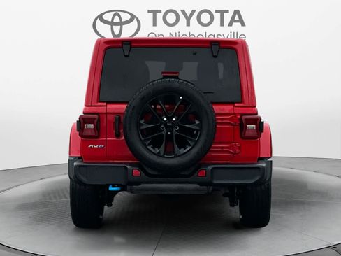 Used 2024 Jeep Wrangler Unlimited Sahara AWD/4WD image 5