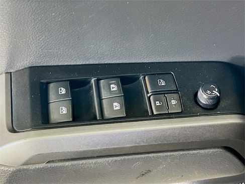 Used 2023 Toyota Tacoma TRD Off-Road image 18