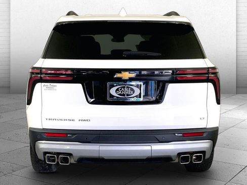 Used 2024 Chevrolet Traverse LT AWD/4WD image 3