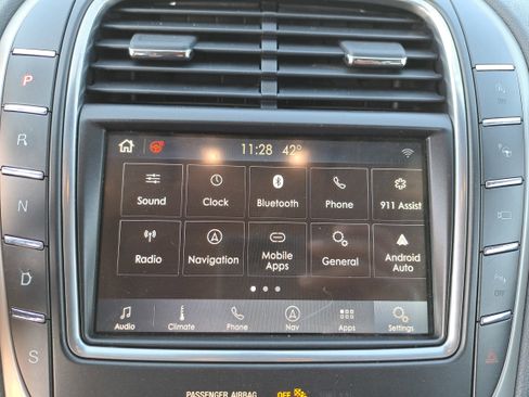 Used 2020 Lincoln Nautilus Reserve w/ Equipment Group 201A image 22