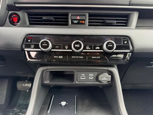 New 2025 Honda Pilot EX-L image 17