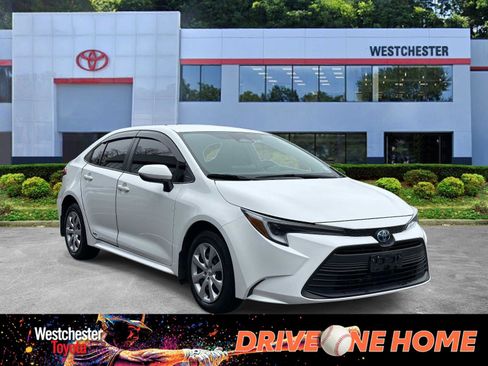 Used 2023 Toyota Corolla LE w/ Carpet Mat Package (TMS) image 1