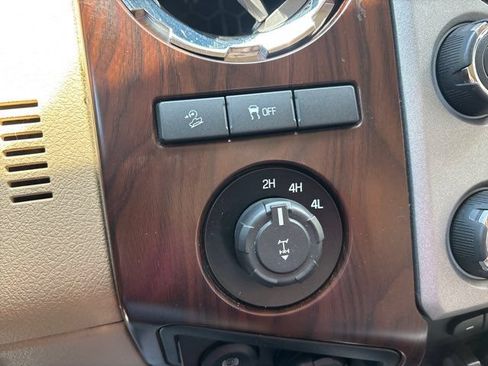Used 2016 Ford F250 Lariat w/ Lariat Ultimate Package AWD/4WD image 35