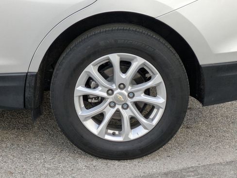 Used 2021 Chevrolet Equinox LS image 9