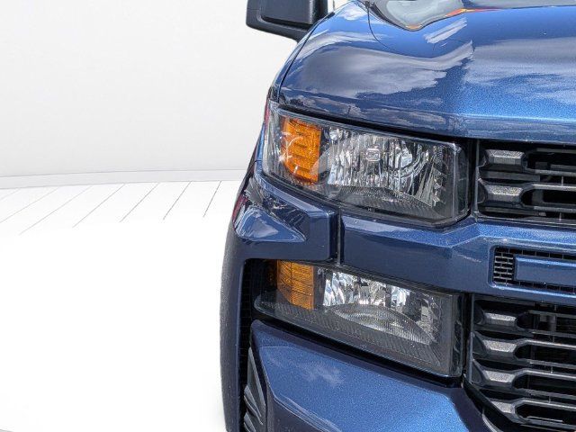 Used 2021 Chevrolet Silverado 1500 Custom w/ LPO, Dark Essentials Package AWD/4WD image 9