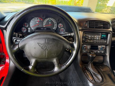 Used 1999 Chevrolet Corvette Coupe w/ Performance Handling Pkg RWD image 11