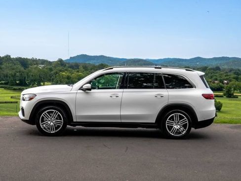 Used 2024 Mercedes-Benz GLS 450 4MATIC image 6