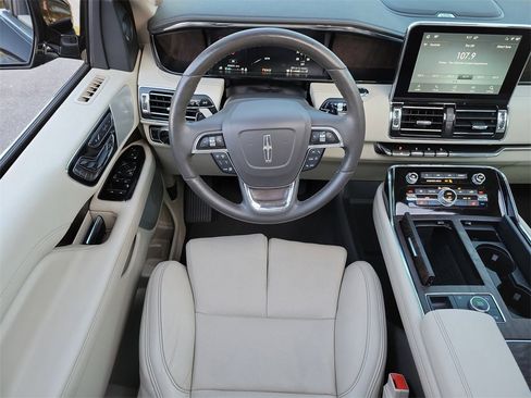 Used 2021 Lincoln Navigator Reserve w/ Luxury Package image 24