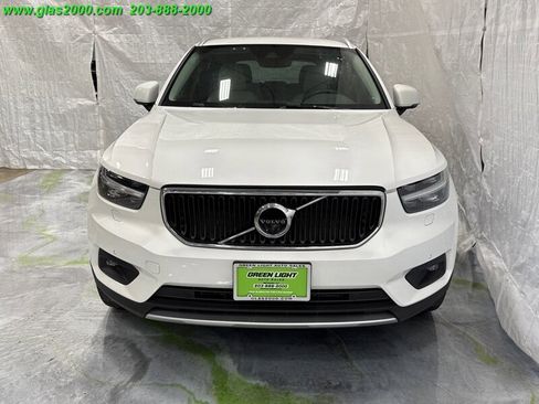 Used 2022 Volvo XC40 T5 Momentum image 19