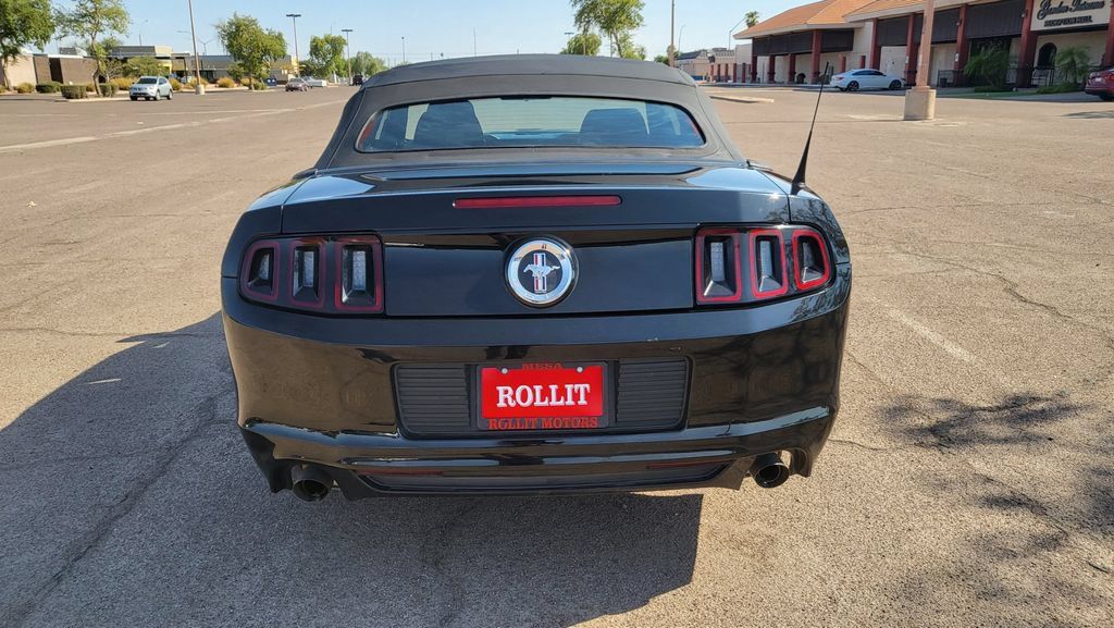 Used 2014 Ford Mustang Convertible RWD image 10