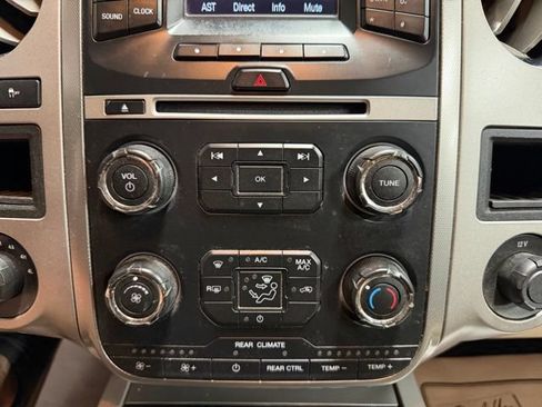 Used 2016 Ford Expedition XLT AWD/4WD image 41