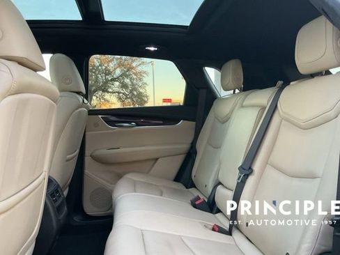 Used 2017 Cadillac XT5 Luxury w/ Driver Awareness Package image 30