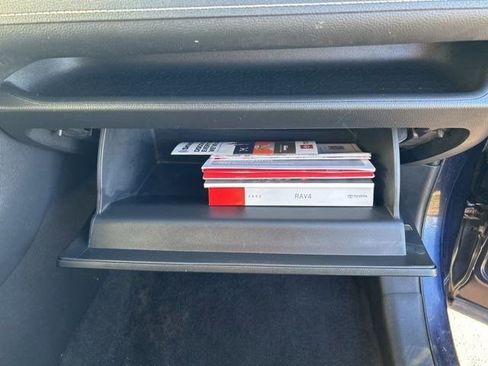 Used 2022 Toyota RAV4 XLE image 43