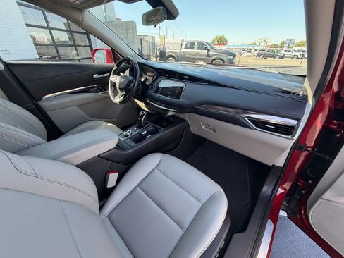 Used 2019 Cadillac XT4 Luxury FWD image 14