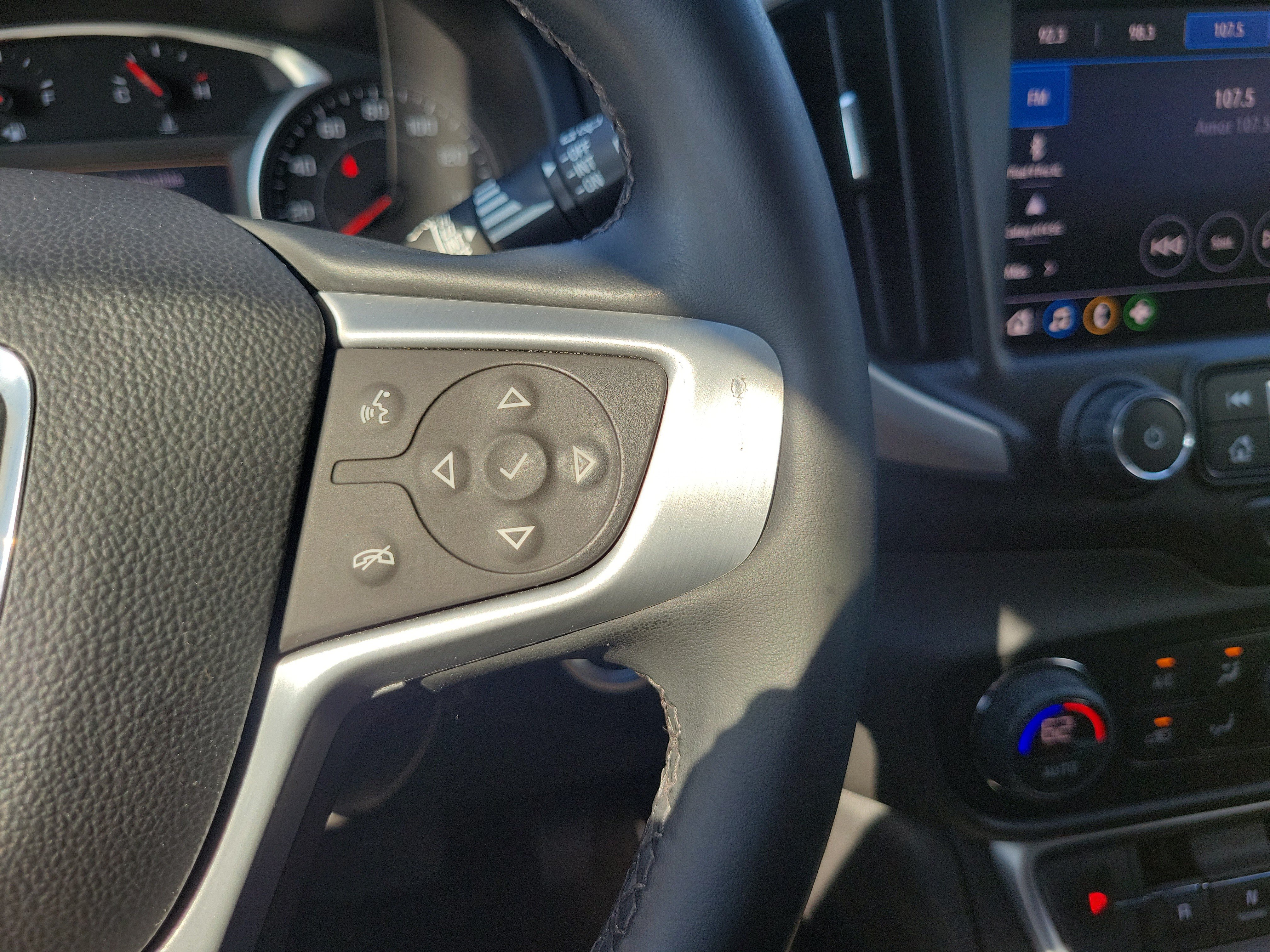 Used 2023 GMC Terrain SLT FWD image 21