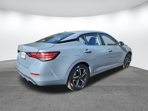 Used 2025 Nissan Sentra SV image 23