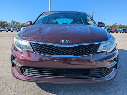 Used 2017 Kia Optima LX w/ Driver Convenience Package image 2
