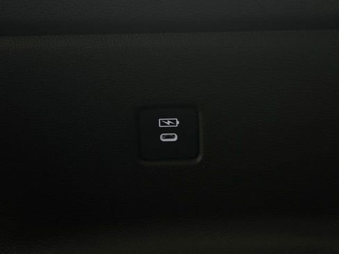 Used 2024 Honda Pilot Touring image 23