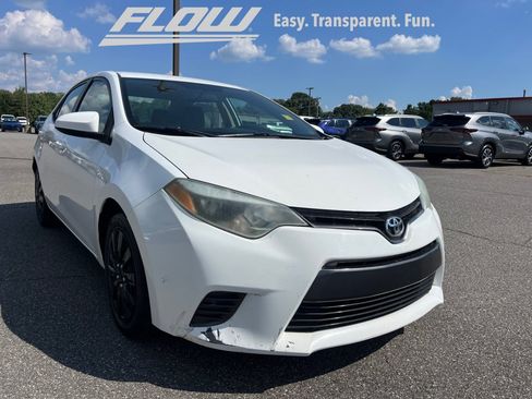 Used 2015 Toyota Corolla LE FWD image 23