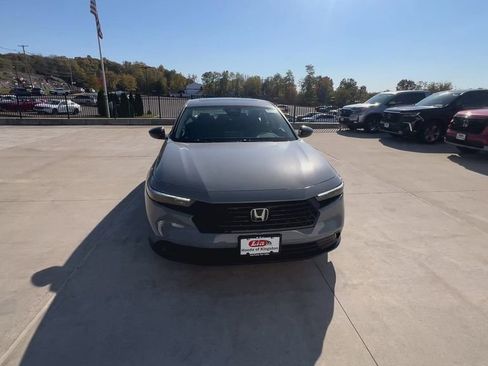 New 2025 Honda Accord SE image 3