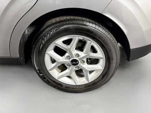 Used 2024 Kia Soul LX w/ Option Group 015 FWD image 36