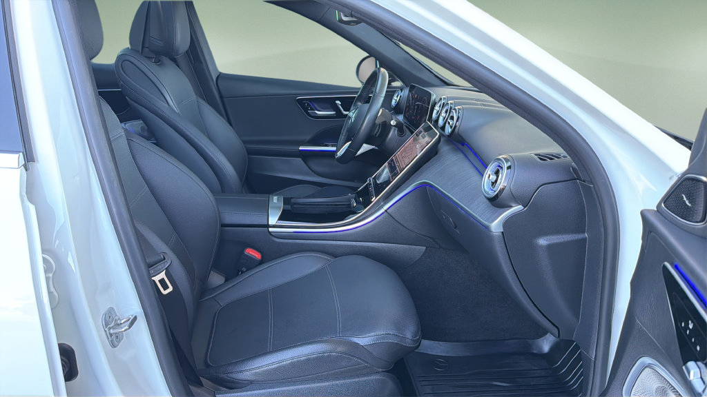 Used 2024 Mercedes-Benz C 300 4MATIC Sedan image 24