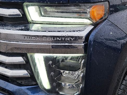 Used 2023 Chevrolet Silverado 2500 High Country w/ Z71 Off-Road Package image 10