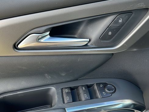 New 2026 Chevrolet Traverse LT image 17