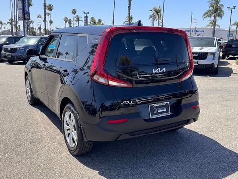 Used 2022 Kia Soul LX FWD image 10