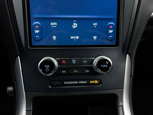 Used 2023 Ford Edge SE w/ Black Appearance Package image 25