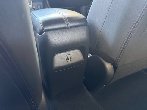 Used 2025 Nissan Sentra SV FWD image 18
