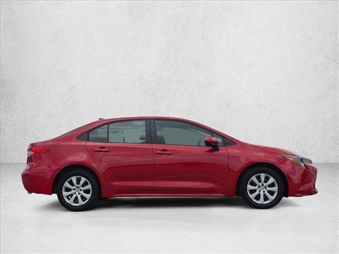 Used 2021 Toyota Corolla LE FWD image 4