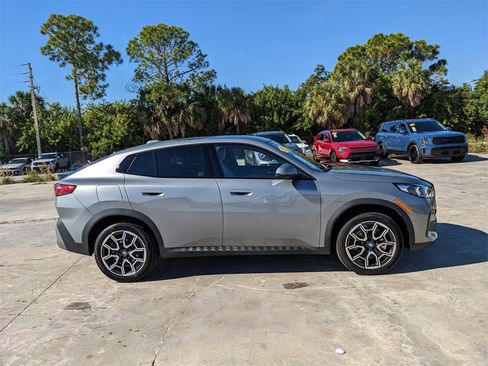 Used 2025 BMW X2 xDrive28i image 10