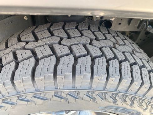 Used 2023 Jeep Wrangler Sport AWD/4WD image 8