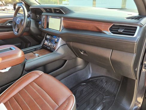 Used 2024 GMC Yukon XL Denali Ultimate w/ LPO, Floor Liner Package AWD/4WD image 9