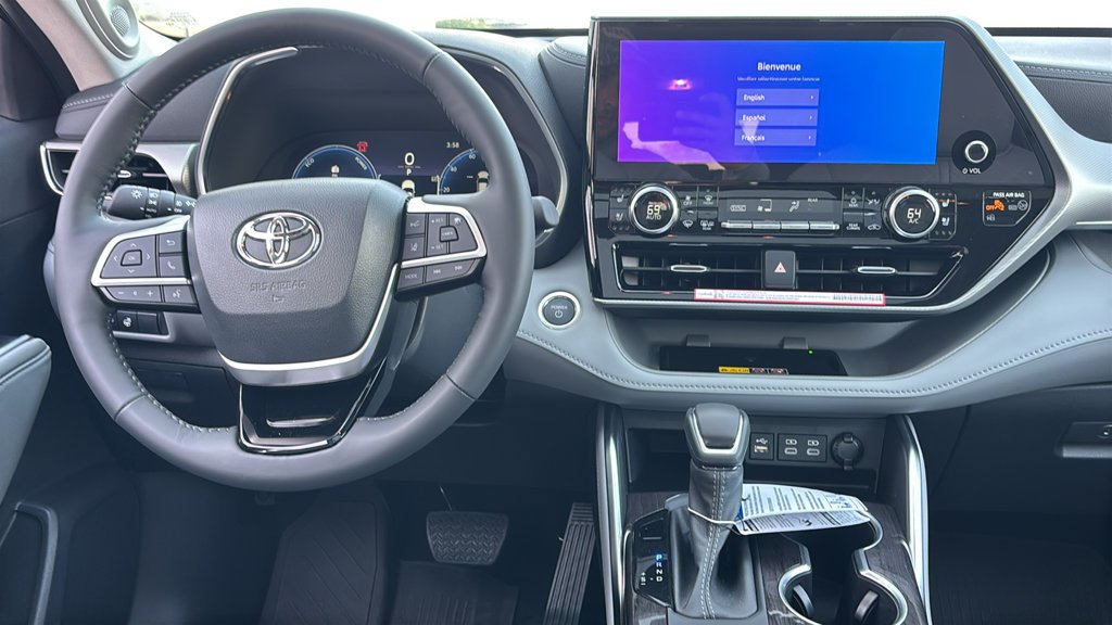 New 2026 Toyota Highlander Platinum AWD/4WD image 7