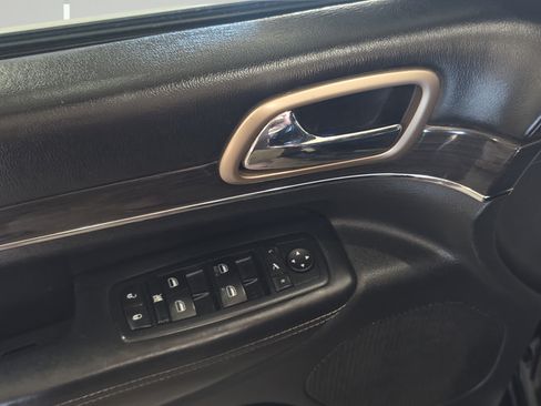 Used 2015 Jeep Grand Cherokee Overland AWD/4WD image 11